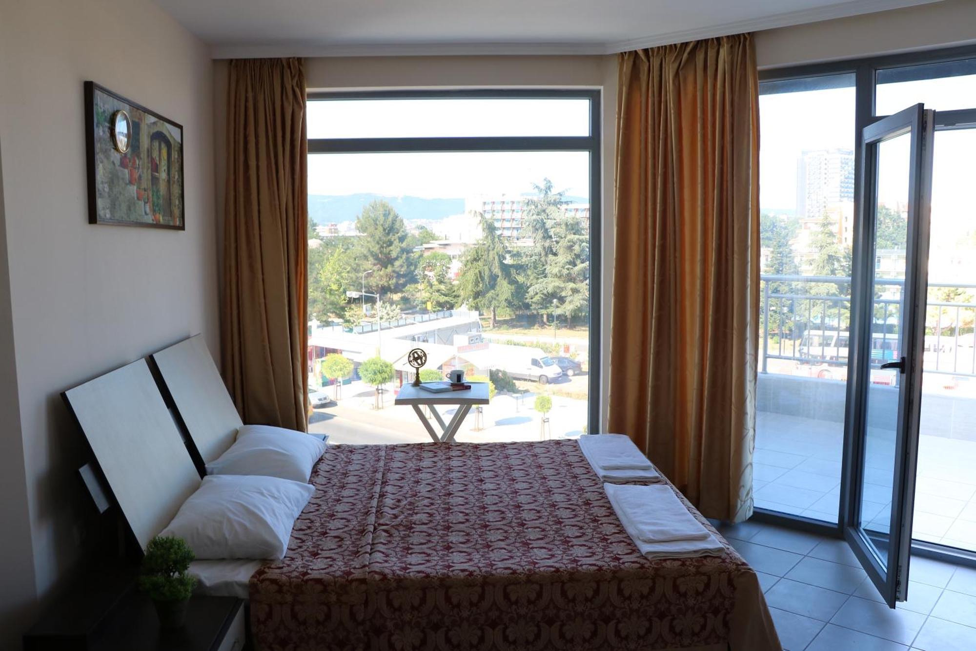 Persani Hotel Pantai Sunny Bagian luar foto