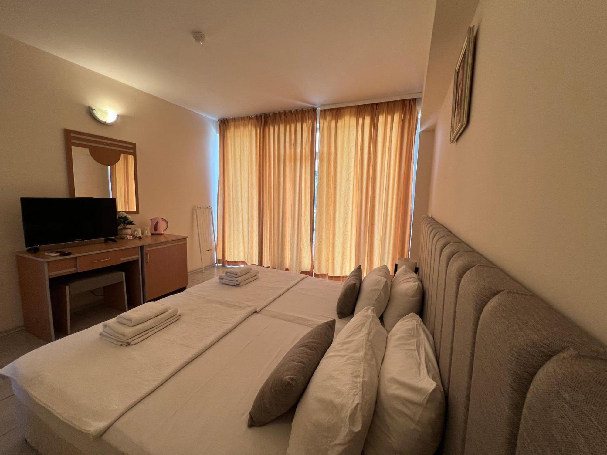 Persani Hotel Pantai Sunny Bagian luar foto